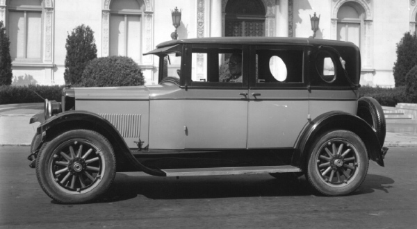 1925 Rickenbacker 4 door Brougham